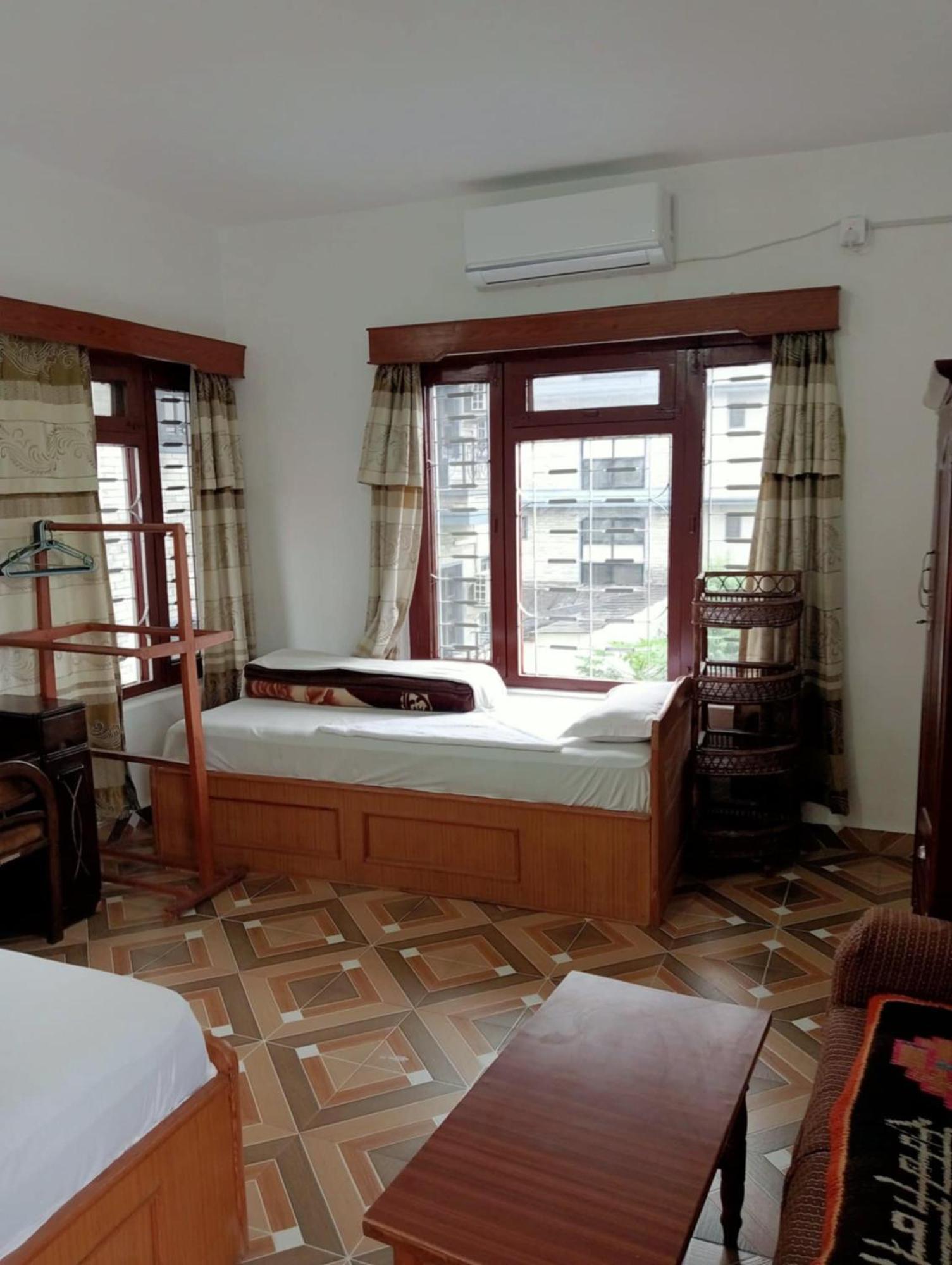New Summit Guest House Pokhara Dış mekan fotoğraf